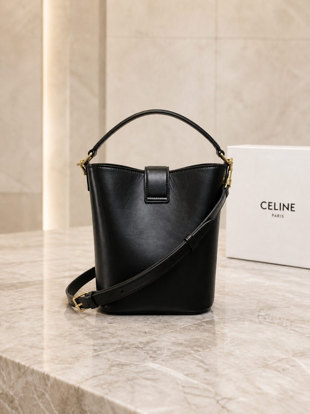 Celine Louise Medium Black Smooth Calfskin Bucket Shoulder Bag - Picture 4 of 9